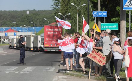 Rząd rozpatruje zmianę przepisów dotyczących nielegalnej migracji