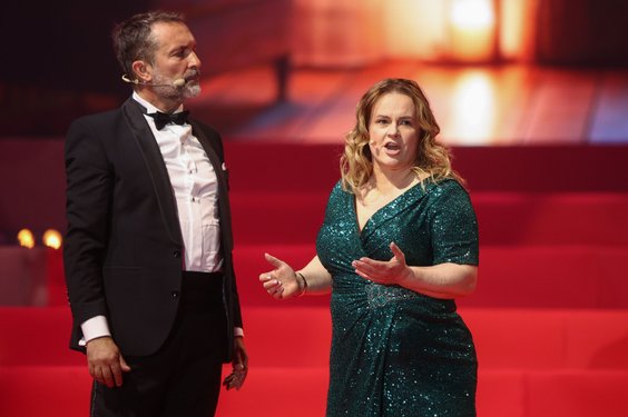 Joanna Kołaczkowska i Dariusz Kamys podczas premiery wydarzenia „Kabaret Hrabi & Goście – Symfoniczn