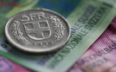 Kredyty w CHF: Franki uderzają w banki - efekty stanowiska UOKiK