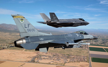 Jak się okazuje, F-16C/D eksploatowane przez US Air Force miałyby zostać zastąpione przez nową konst