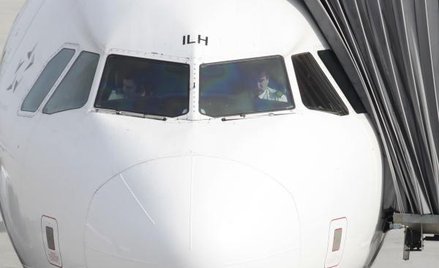 Hiszpańscy piloci z kanapkami do kokpitu