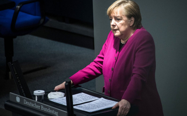 Koronawirus w Polsce. Merkel uzasadnia sprowadzanie szczepionek za pośrednictwem UE