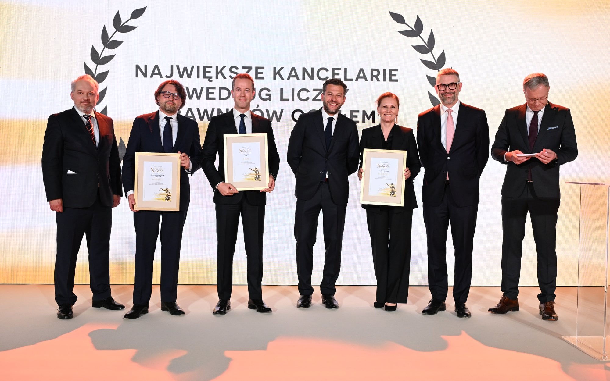 Giganci się kurczą. Zmiany na podium w klasyfikacji wielkościowej
