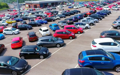 W Wielkiej Brytanii sprzedaż aut spadła o 97 proc. Najniższy poziom od 1946 roku
