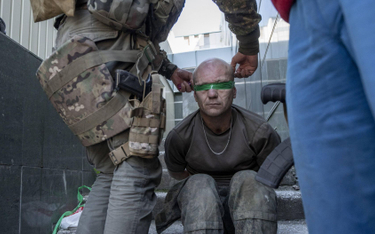 Rosyjski żołnierz zatrzymany przez Ukraińców w Charkowie
