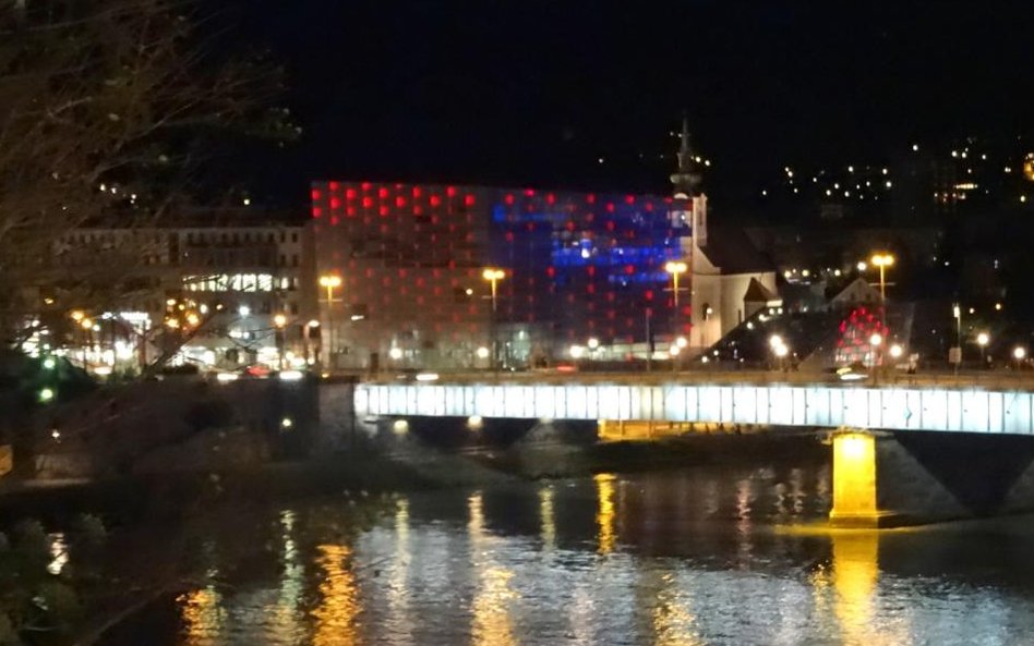 Ars Electronica Center nocą