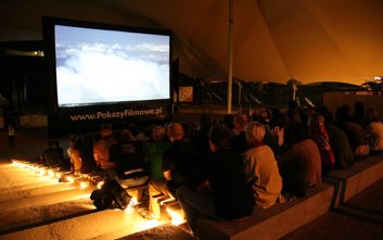 W wybrane środy lipca i sierpnia w amfiteatrze w parku Sowińskiego odbędą się klimatyczne seanse pod