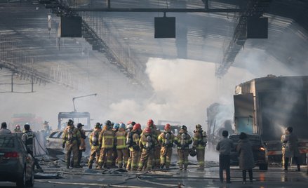 Ogromny pożar tunelu na drodze ekspresowej. Zginęło co najmniej pięć osób