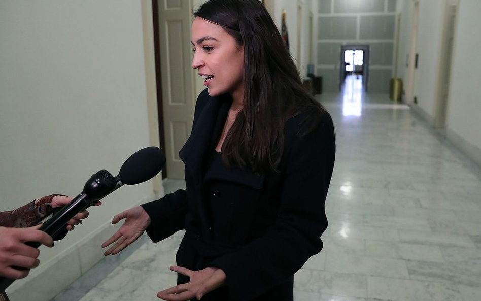 Alexandria Ocasio-Cortez na razie nie poparła Sandersa