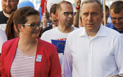 Schetyna: Wynegocjujemy dla Polski w UE 500 mld zł. Lubnauer: Czy chcemy paździerzowego państwa PiS?