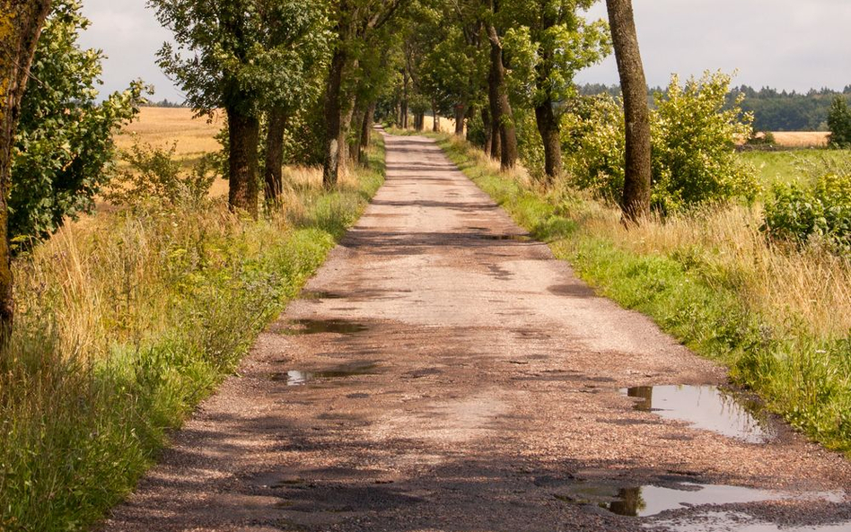 Drogi lokalne zyskają na jakości dzięki pieniądzom z Funduszu Dróg Samorządowych