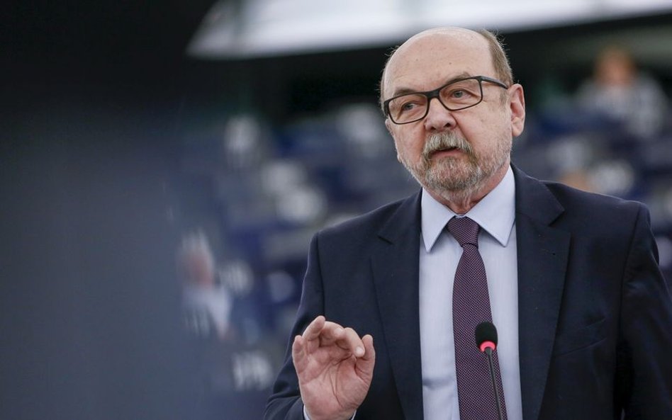 Legutko: Grupy aktywistów homoseksualnych i ich akolici działają coraz bardziej brutalnie i chamsko
