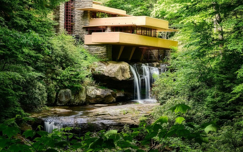 Rezydencja Fallingwater powstała na zamówienie amerykańskiego przedsiębiorcy Edgara J. Kaufmanna jak