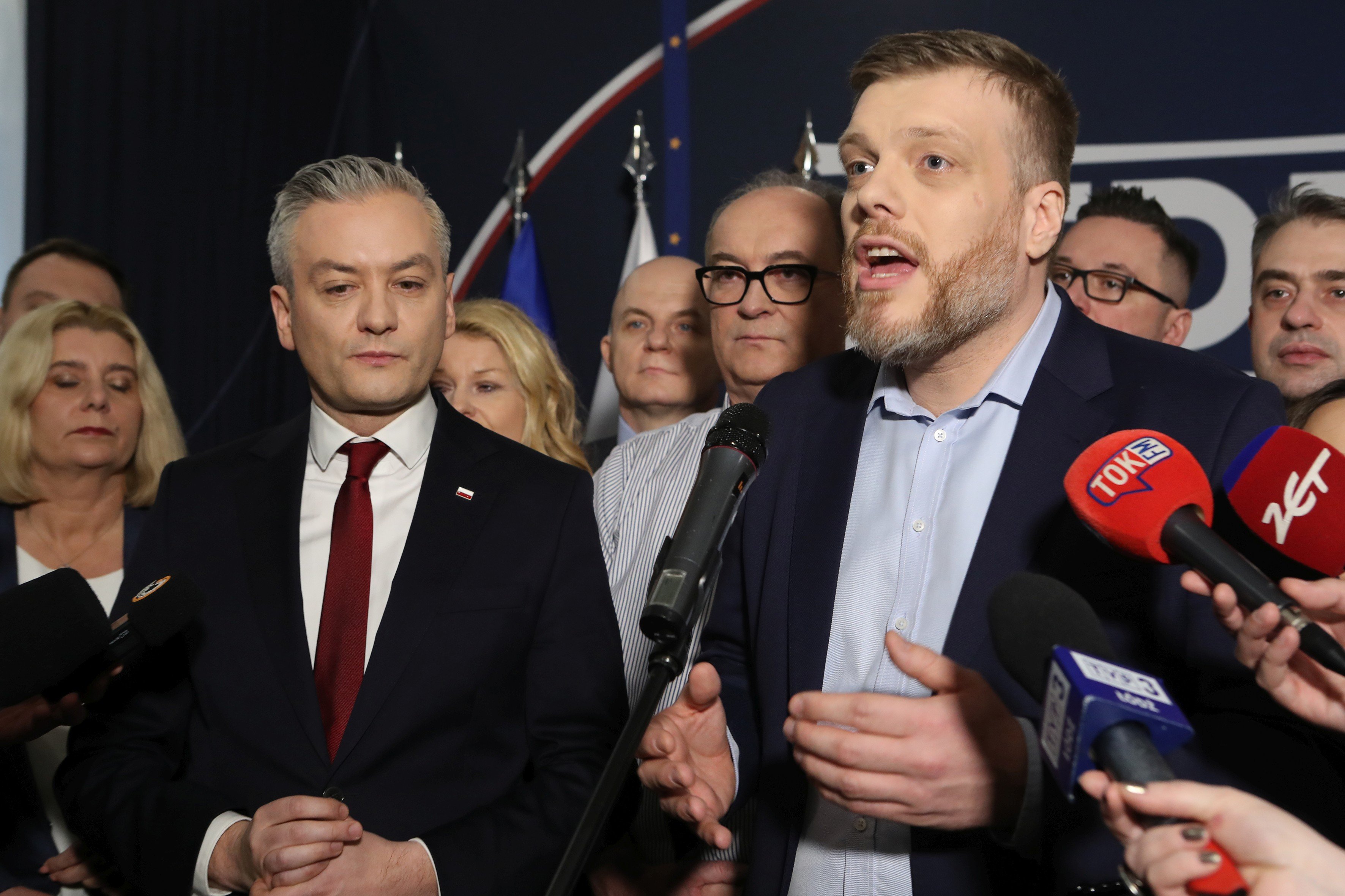 Sondaż: Poparcie Wzrosło Tylko Lewicy. Różnica Między PiS I KO ...