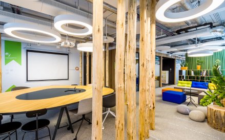 Ekologiczne wnętrza w siedzibie firmy Skanska