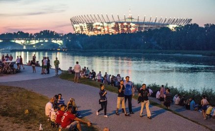 Koronawirus: Warszawa zakazuje spożywania alkoholu nad Wisłą