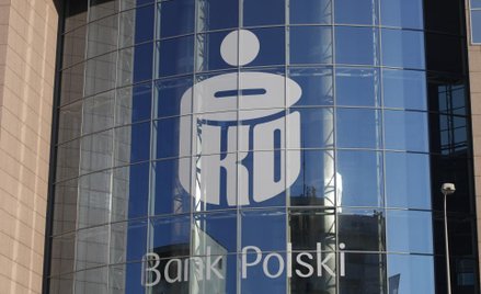 Lekkie wzrosty PKO BP i Pekao po doniesieniach o możliwej fuzji