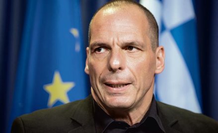 Dymisja greckiego ministra finansów Yanisa Varoufakisa złagodziła reakcję rynków na wyniki niedzieln