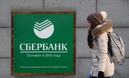 Największy bank Europy Środkowo-Wschodniej domaga się od Unii zniesienia sankcji wobec Rosji.