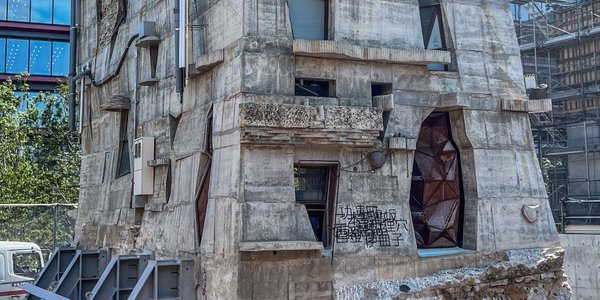 „Japoński Gaudí" ukończył ręcznie budowany budynek po 20 latach pracy