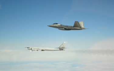 F-22 przechwyciły rosyjskie bombowce u wybrzeży Alaski