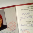Liderka antyszczepionkowców asystentką posła