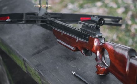 Londyn: 33-latek w stanie krytycznym po postrzale z kuszy