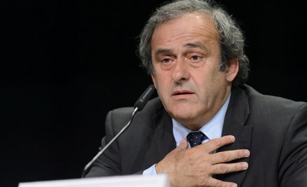 Platini się poddaje