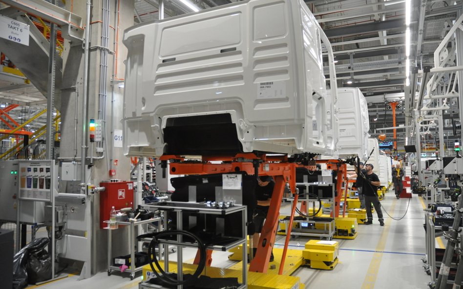 Producenci aut alarmują, że bez zmiany unijnej polityki grozi im bankructwo