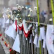 Barierki przed Sejmem – dla opozycji symbol władzy, która odgradza się od społeczeństwa – już usunię