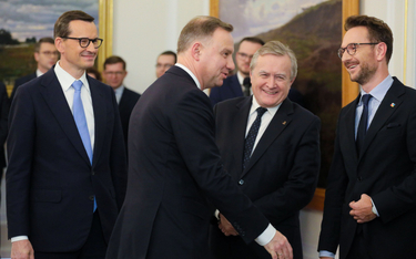 Prezydent Duda, premier Morawiecki, wicepremier Gliński i minister Buda podczas uroczystości w Belwe