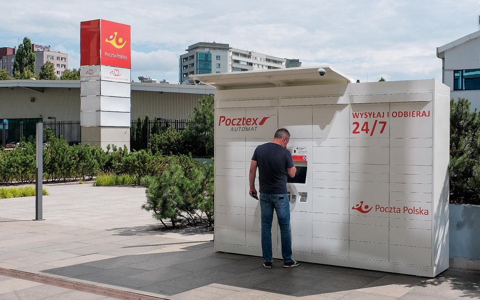 Automat paczkowy Pocztex Poczta Polska w Warszawie