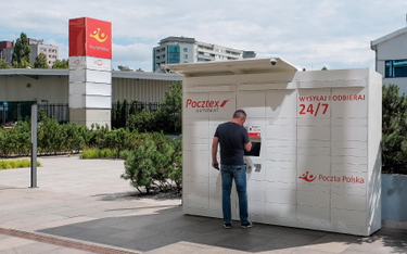 Automat paczkowy Pocztex Poczta Polska w Warszawie