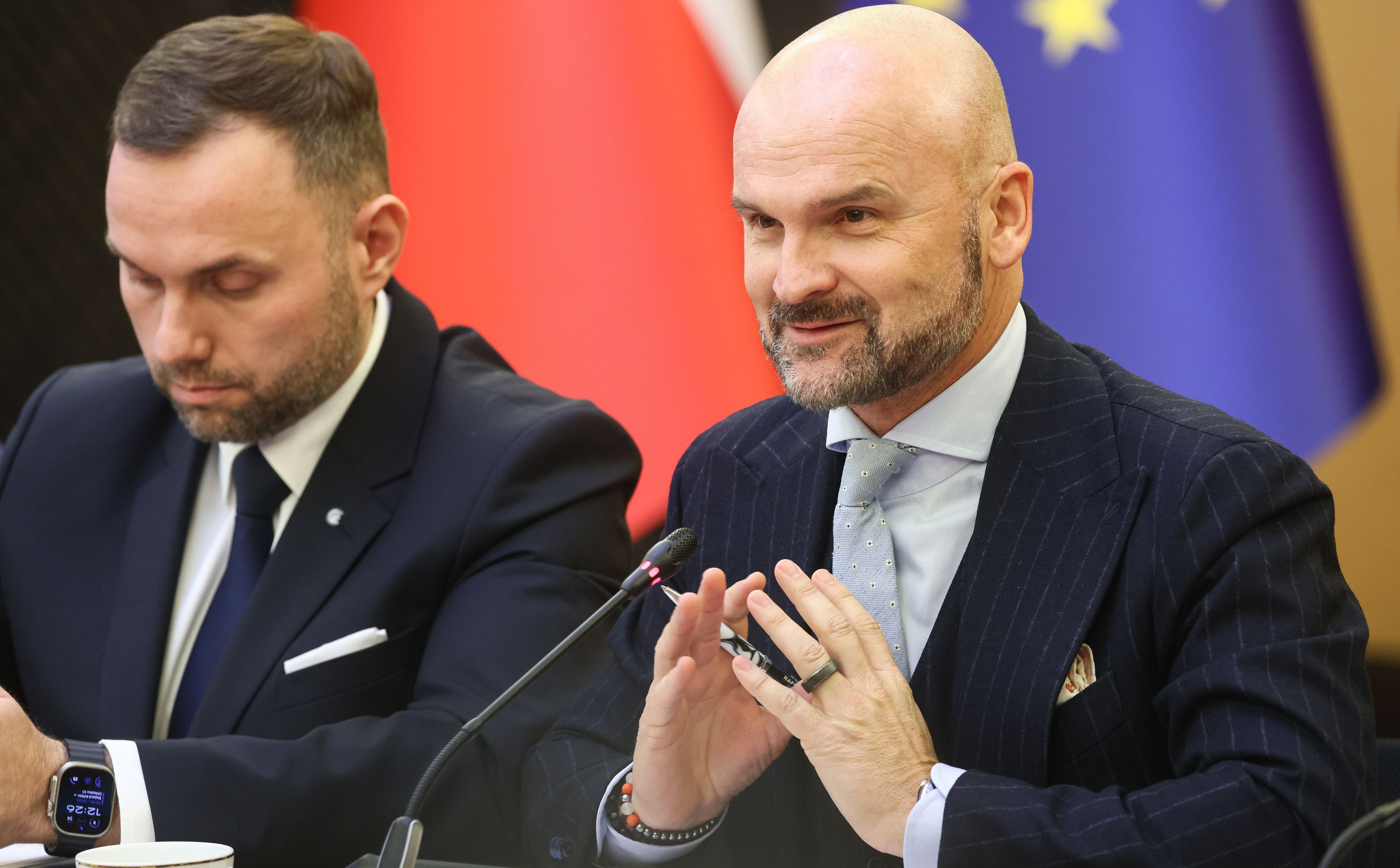 Sprawy socjalne i wojskowe strzelnice. Deregulacja poprzez rozporządzenia