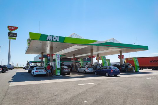 Dziś na polskim rynku stacji paliw dominują te z logo Orlenu. Przejęcie Lotosu tylko umocni ich pozy