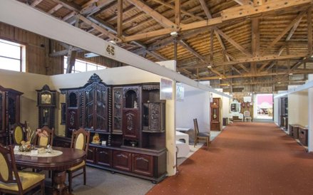 Wnętrze Salonu Meblowego Stolarzy Swarzędzkich