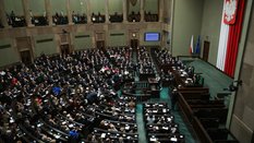 Sondaż. Koalicja Obywatelska przed Prawem i Sprawiedliwością, Konfederacja ucieka Konfederacji