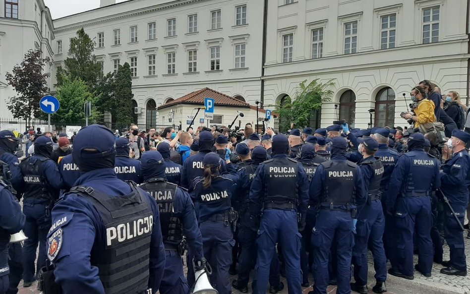 Paweł Tanajno zatrzymany. Spędzi noc w areszcie