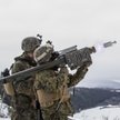 Amerykańscy marines podczas ćwiczeń z udziałem zestawów (pocisków) FIM-92 Stinger na Alasce