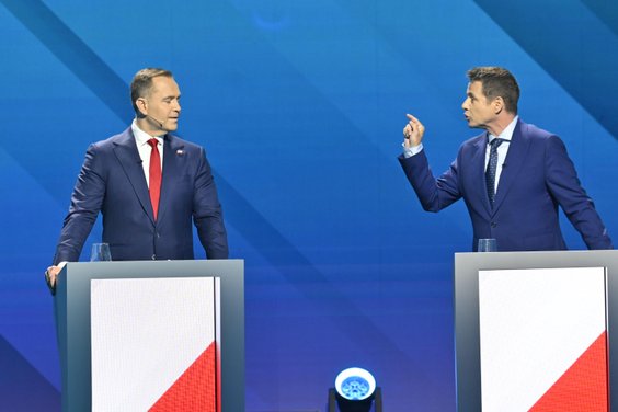 Rafał Trzaskowski i Karol Nawrocki podczas debaty w TVP