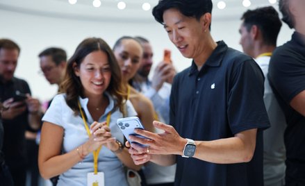 Apple pokazało obok Duo. klasyczne iPhone’y 18 Pro (1199 dol.) i Pro Max (1299 dol., przedsprzedaż o