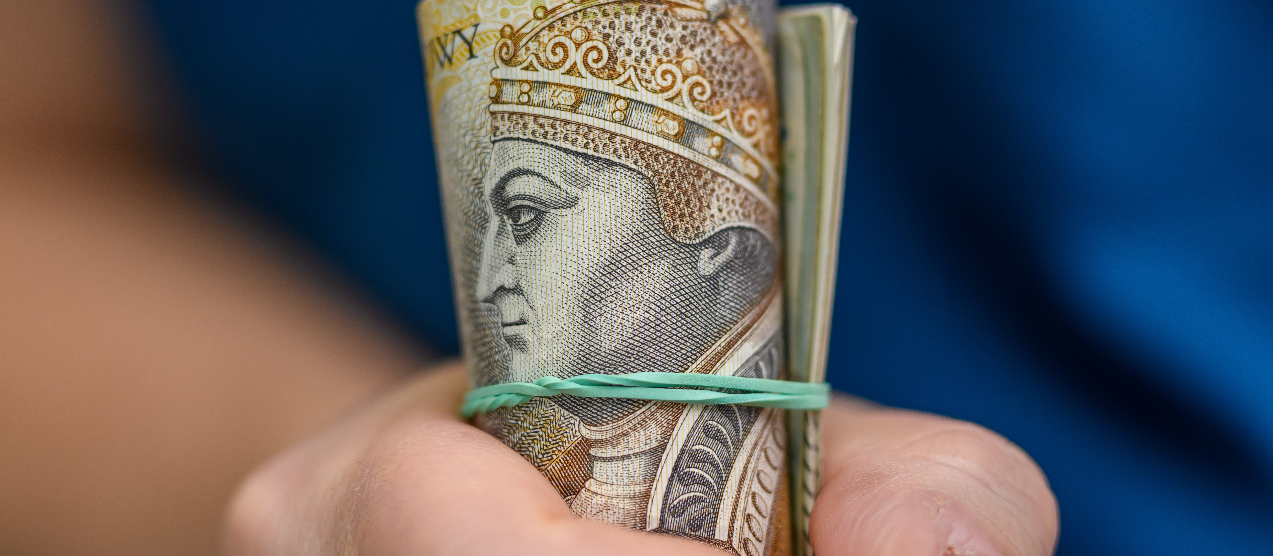 Odsetki od depozytów coraz niższe. Czy i kiedy Polacy zaczną omijać banki?