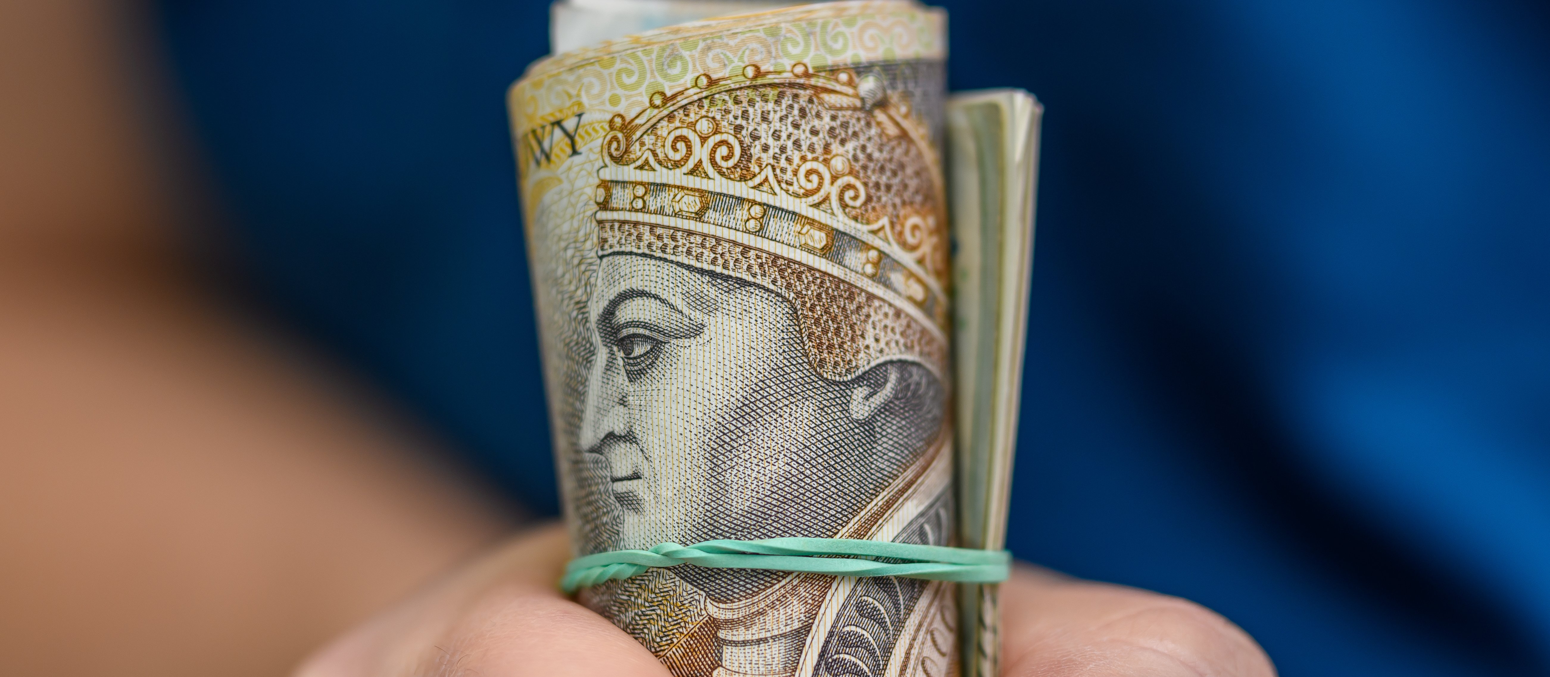 Złoty słabszy po danych o inflacji