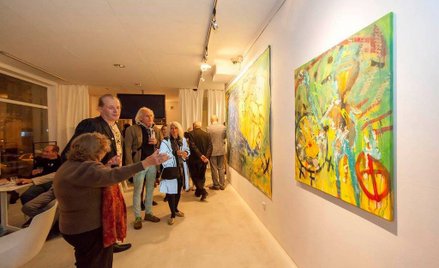 Wśród instytucji uczestniczących w Warsaw by Art jest Galeria Apteka Sztuki.