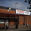 Tesco zwalnia po skandalu z zyskiem