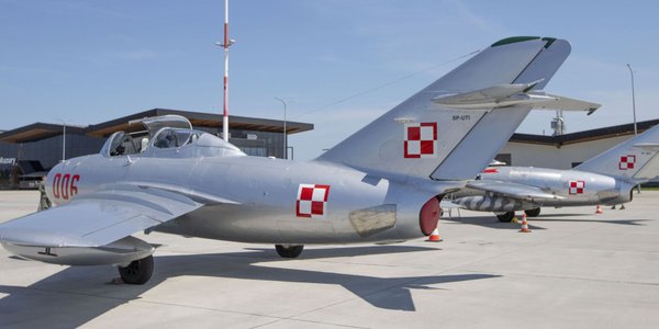 Port Olsztyn-Mazury bazą dla historycznych odrzutowców firmy Fubar Aviation
