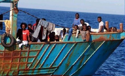 Polska, przewodząc UE, stanie wobec problemu nielegalnych imigrantów. Na zdjęciu uchodźcy z Afryki P