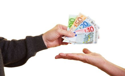 Kiedy pracujący za granicą nie musi rozliczać się w Polsce