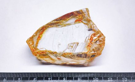 Diament wydobyty w Jakucji waży 309,7 karata.