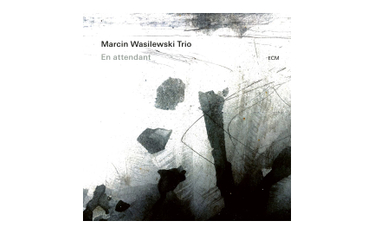 Marcin Wasilewski Trio „En attendant”, ECM Records/Universal, 2021